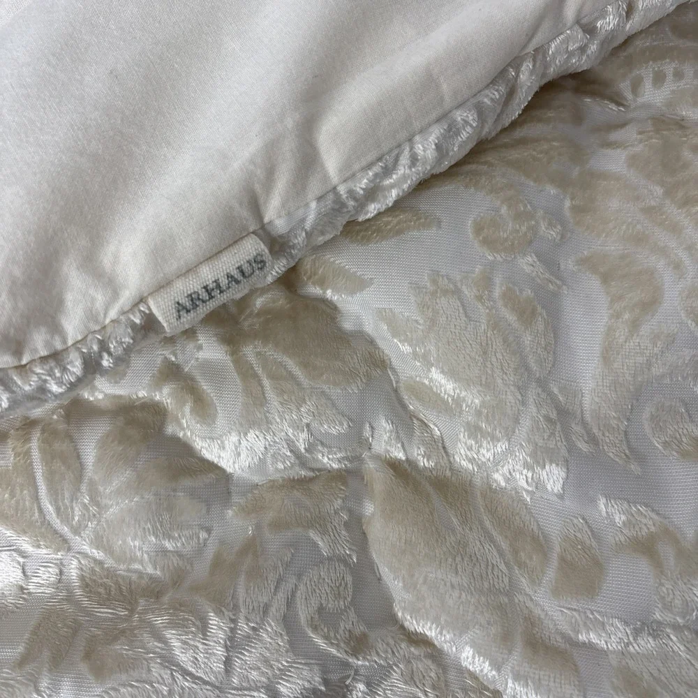 ARHAUS King Pillow Sham Cream Tonal‎ Damask Chenille Quilted Button Closure